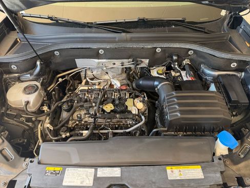 Used 2025 Volkswagen Atlas SE image 25