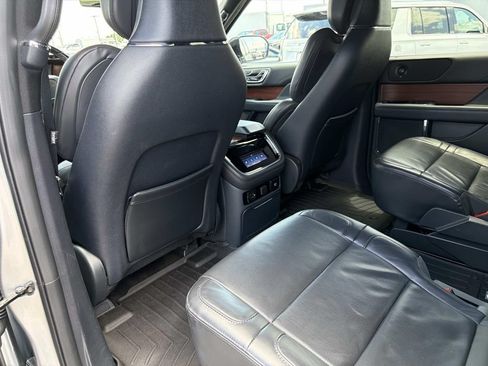 Used 2023 Lincoln Navigator Reserve AWD/4WD image 15