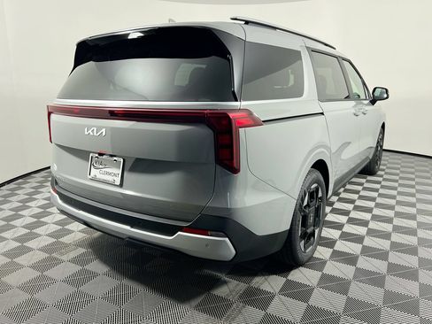 New 2026 Kia Carnival EX FWD image 3
