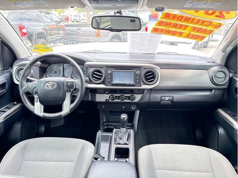 Used 2017 Toyota Tacoma SR5 w/ Tow Package RWD image 25