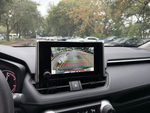 Used 2025 Toyota RAV4 XLE image 17