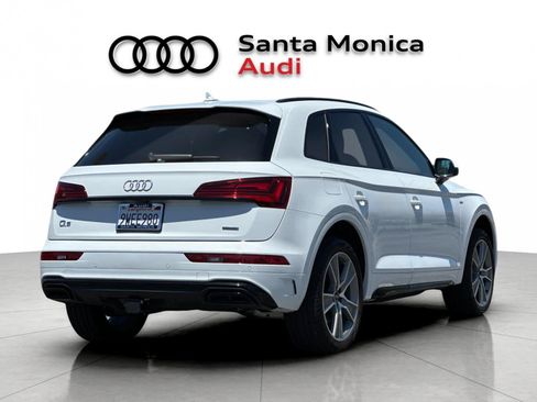 Used 2025 Audi Q5 2.0T Premium w/ Convenience Plus Package AWD/4WD image 2