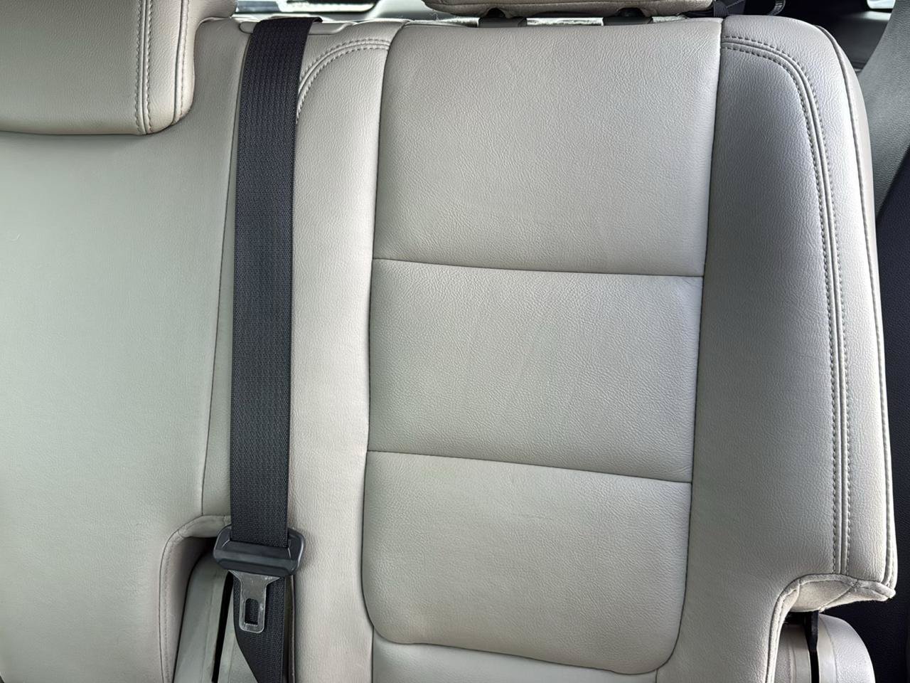 Used 2014 Ford Explorer XLT w/ Equipment Group 202A FWD image 27