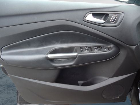 Used 2019 Ford Escape SE FWD image 21
