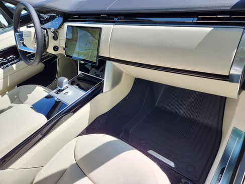 New 2026 Land Rover Range Rover Long Wheelbase SE AWD/4WD image 28