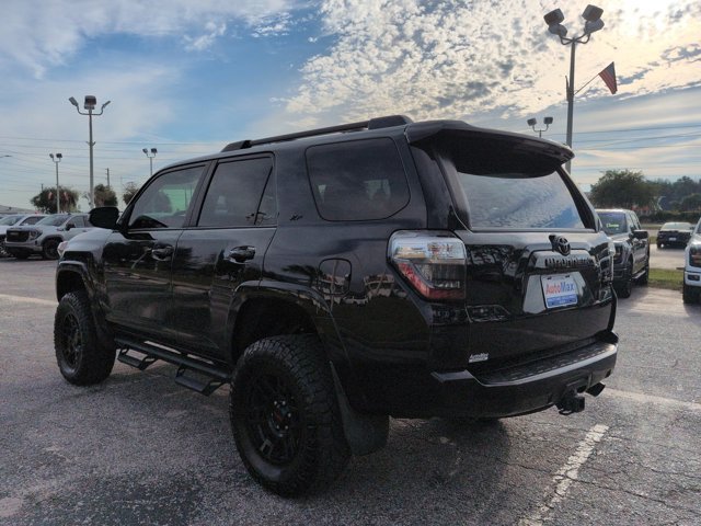 Used 2022 Toyota 4Runner SR5 Premium w/ Moonroof Package AWD/4WD image 5