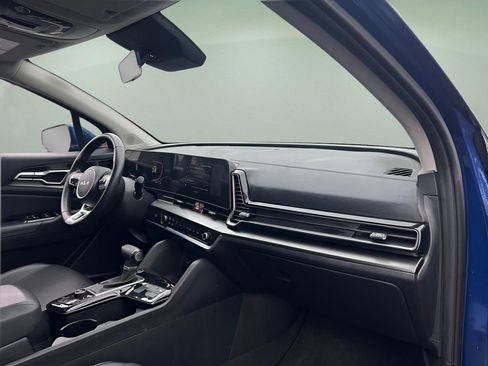 Used 2025 Kia Sportage EX w/ Premium Package image 21