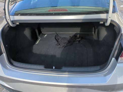 Used 2022 Hyundai Elantra SEL image 18