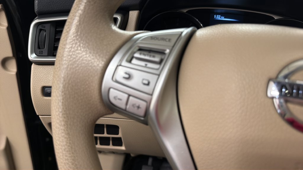 Used 2015 Nissan Rogue S w/ S Family Package FWD image 16
