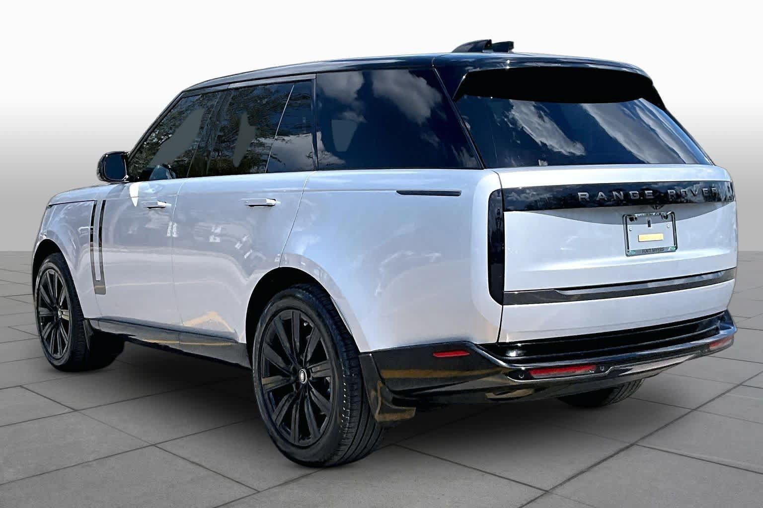 Used 2025 Land Rover Range Rover SE AWD/4WD image 21