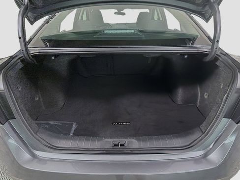 Used 2024 Nissan Altima 2.5 SV image 25