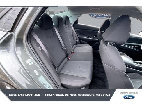Used 2026 Hyundai Elantra SE FWD image 20