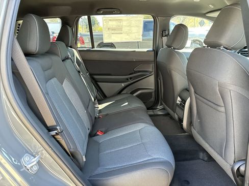 New 2026 Jeep Cherokee Laredo image 6