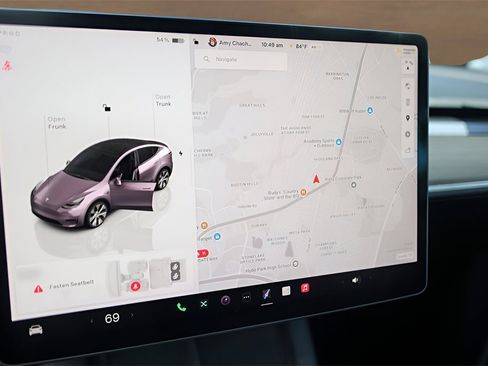 Used 2022 Tesla Model Y Long Range image 17