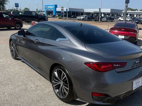 Used 2018 INFINITI Q60 2.0t w/ Moonroof Package RWD image 5