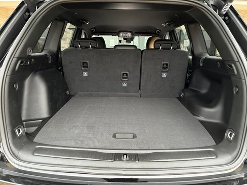 New 2026 Jeep Grand Cherokee Altitude image 23