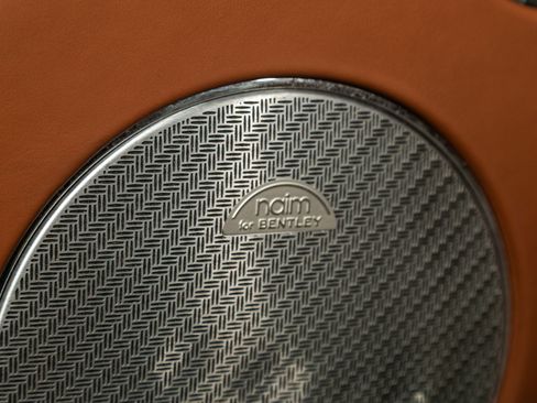 Used 2019 Bentley Bentayga image 44
