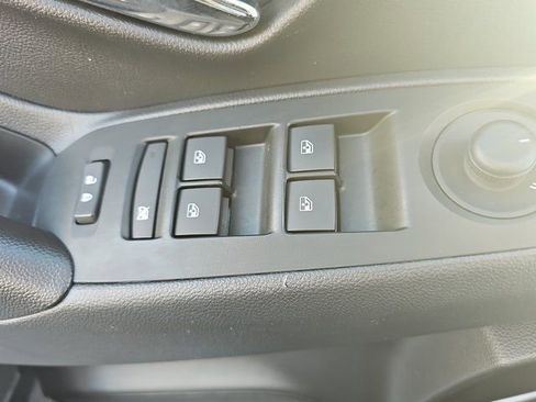 Used 2022 Chevrolet Trax LS w/ Tint and Cruise Package image 27