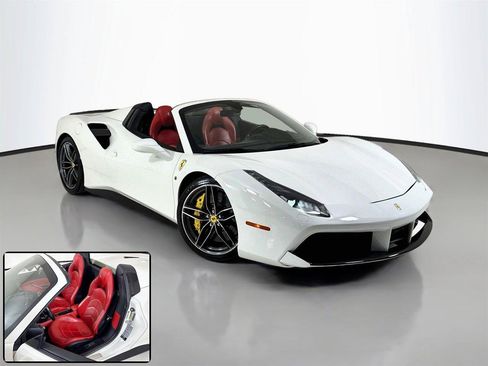 Used 2018 Ferrari 488 Spider RWD image 2