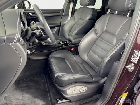 Certified 2024 Porsche Macan GTS AWD/4WD image 5