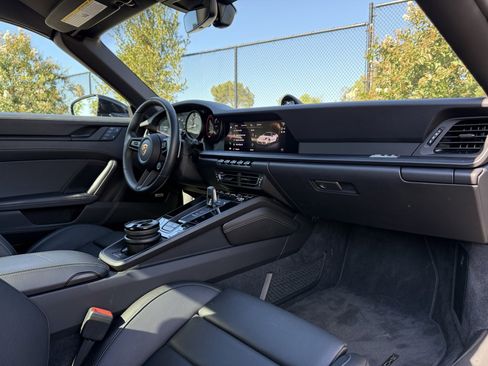 Certified 2022 Porsche 911 Targa 4 GTS image 28