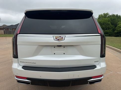 Used 2022 Cadillac Escalade Premium Luxury AWD/4WD image 3