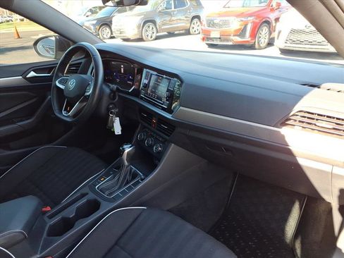 Used 2024 Volkswagen Jetta Sport image 11