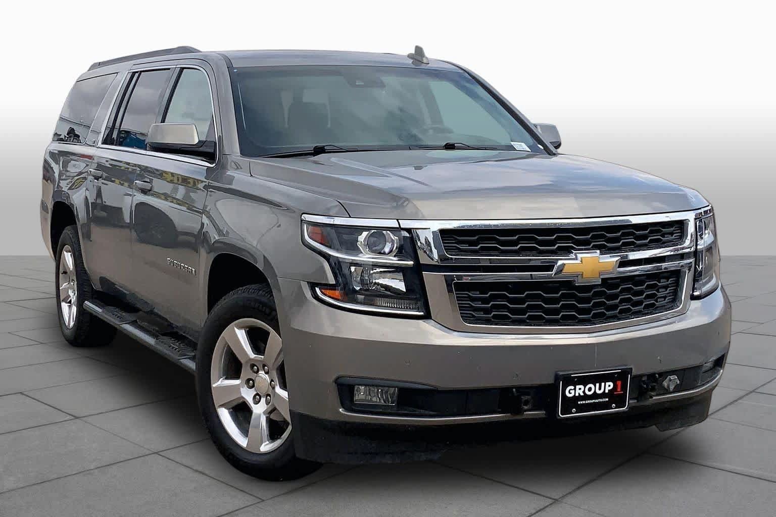 Used 2017 Chevrolet Suburban LT w/ Luxury Package AWD/4WD image 3