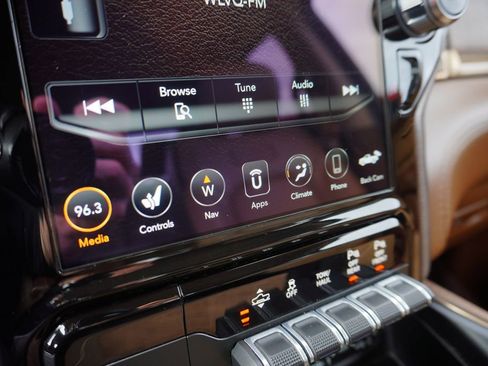 Used 2020 RAM 1500 Limited image 17