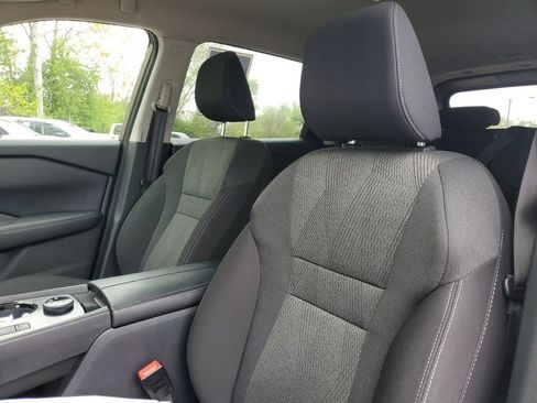 Used 2025 Nissan Rogue SV AWD/4WD image 17