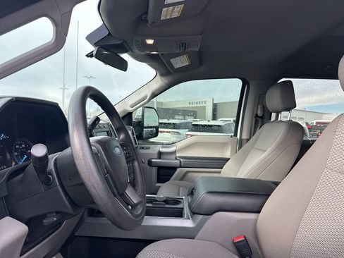 Used 2021 Ford F350 XLT w/ XLT Premium Package image 9