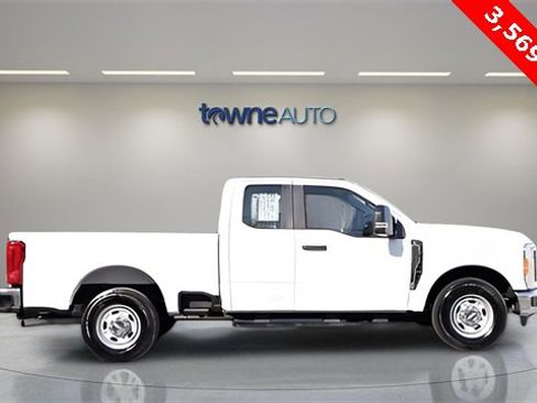 Used 2023 Ford F250 XL w/ XL Chrome Package image 17