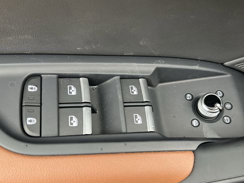 Used 2024 Audi Q5 2.0T Prestige image 15