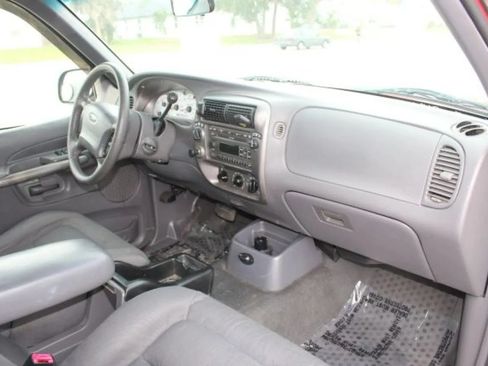 Used 2001 Ford Explorer Sport Trac 4x4 image 23