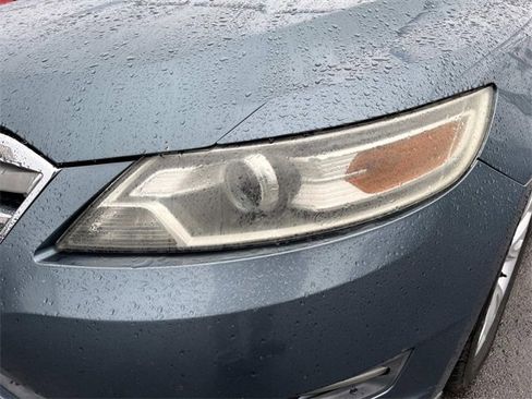 Used 2010 Ford Taurus SEL image 10