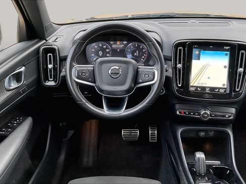 Used 2021 Volvo XC40 T5 R-Design w/ Climate Package AWD/4WD image 7