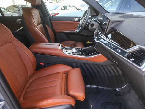 Used 2025 BMW X5 xDrive50e w/ Executive Package image 13