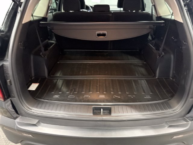 Certified 2023 Kia Sorento LX AWD/4WD image 25