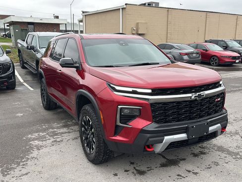 Used 2024 Chevrolet Traverse Z71 w/ Enhanced Driving Package image 7