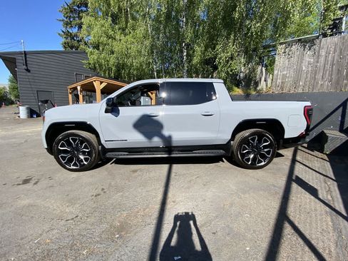 Used 2025 GMC Sierra EV Denali AWD/4WD image 3