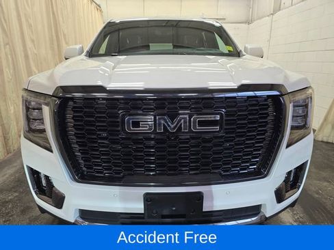 Used 2024 GMC Yukon Denali Ultimate AWD/4WD image 3