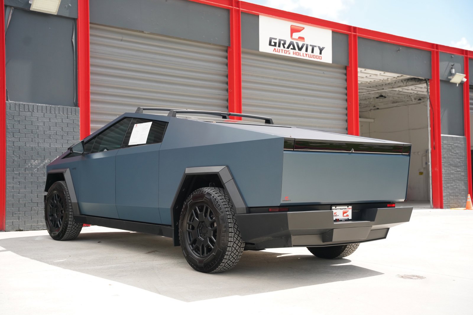 Used 2024 Tesla Cybertruck AWD Crew Cab image 14