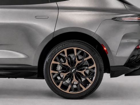 Used 2023 Aston Martin DBX 707 AWD/4WD image 7