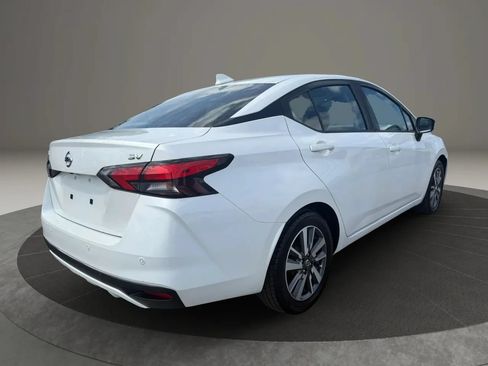 Used 2020 Nissan Versa SV FWD image 5