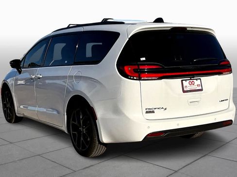New 2026 Chrysler Pacifica Limited w/ S Appearance Package image 13