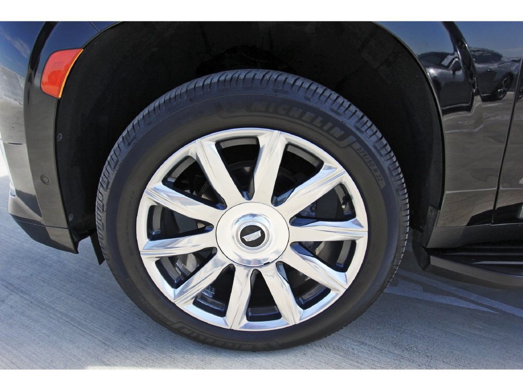 Used 2021 Cadillac Escalade Premium Luxury Platinum w/ Heavy-Duty Trailer Package AWD/4WD image 32