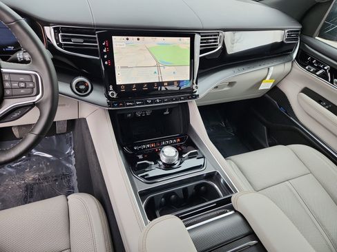 New 2026 Jeep Grand Wagoneer Summit image 20