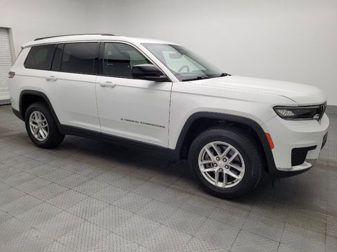 Used 2023 Jeep Grand Cherokee L Laredo RWD image 11