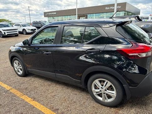 Used 2020 Nissan Kicks S FWD image 2