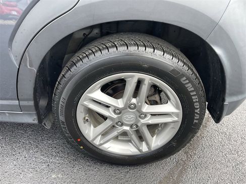 Used 2019 Hyundai Kona SE image 6